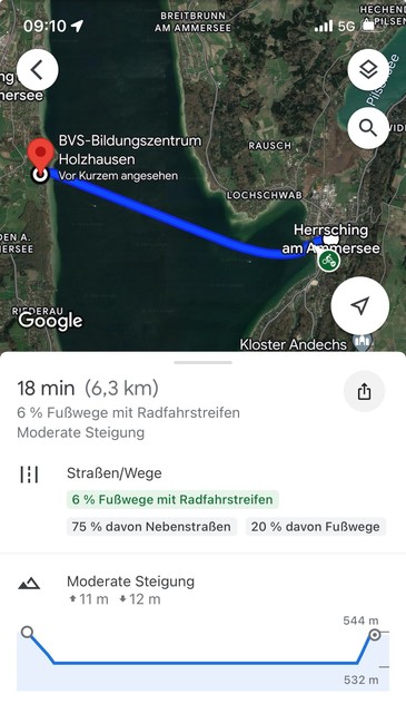 GoogleMaps is displaying a bicycle route from Herrsching am Ammersee to Holzhausen. The route leads straight through the middle of the lake.